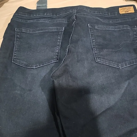 Signature by Levi Strauss Women's Deep Blue Straight Leg Jeans - Picture 2 of 10
